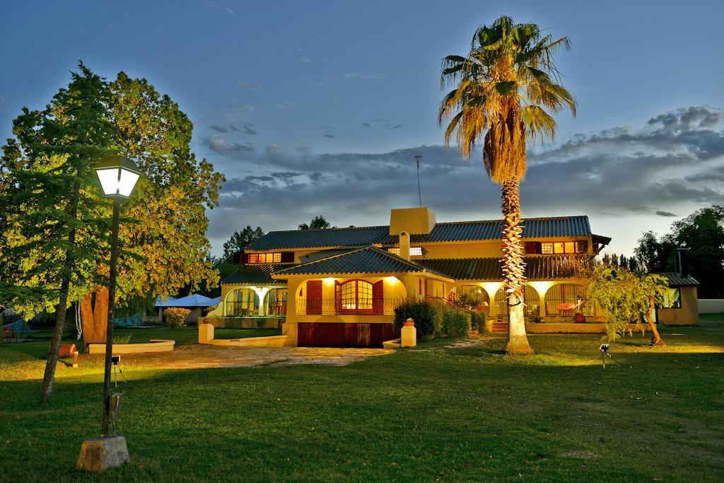 Villa Los Sauces Chacras de Coria Exterior photo